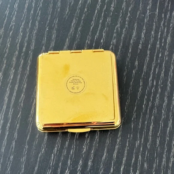 Estée Lauder crystal Disney Minnie and Mickey compact, never used - Picture 2 of 4